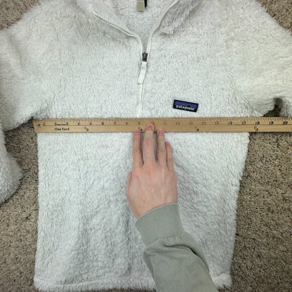 Patagonia Women’s White Small Fuzzy Super Soft 1/4 Zip Pullover W Logo Outdoors - Picture 4 of 11